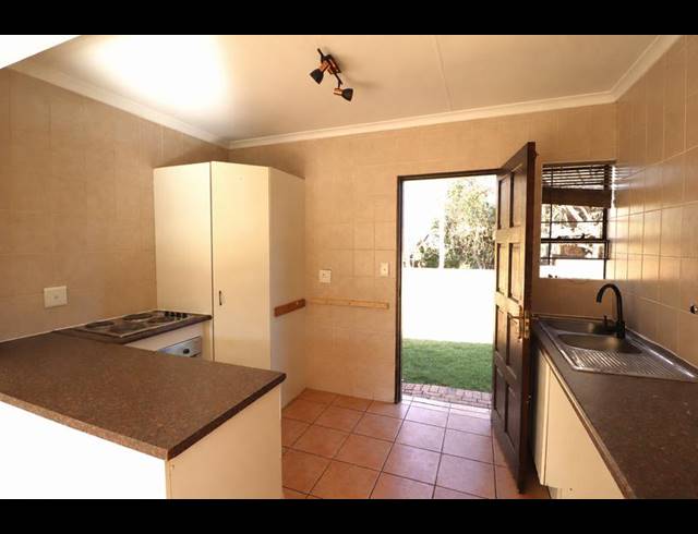 2 BEDROOM PROPERTY TO RENT IN WILGEHEUWEL